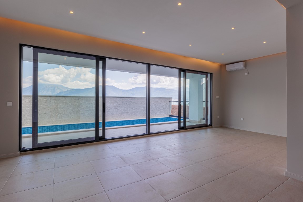 Image of Villa - 2 Bedrooms for Sale in Tivat-Krasici-Montenegro, Image 11